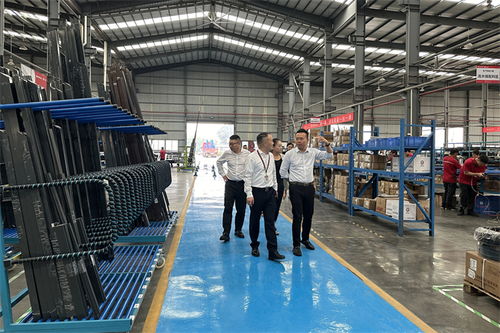 摩根集團(tuán)領(lǐng)導(dǎo)蒞臨軒尼斯門(mén)窗參觀(guān)交流，深化技術(shù)合作